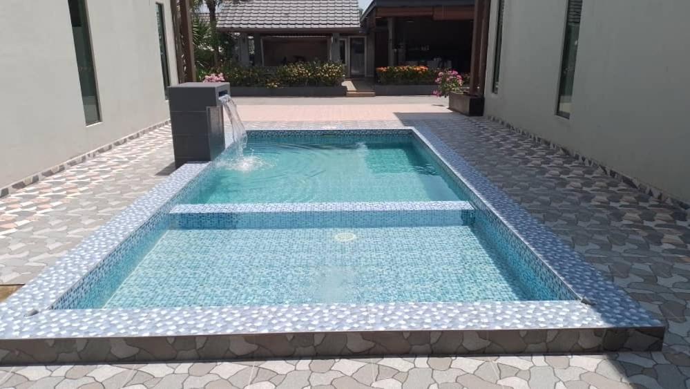 D' Qamar Guesthouse Kuantan Exterior foto